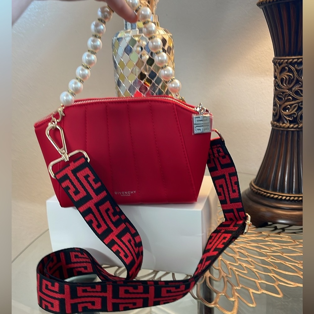 Givenchy - Picture 5 of 12